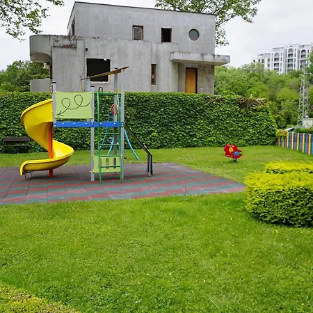 Апартаменты гардънс - Gardens Балчик