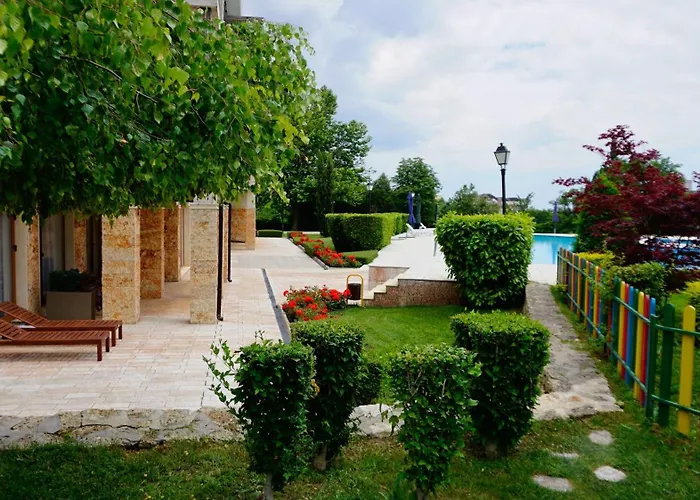 Apartment гардънс - Gardens *