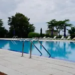 гардънс - Gardens Apartmán *