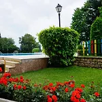 гардънс - Gardens Apartmán *