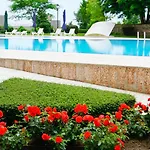 гардънс - Gardens Apartmán *