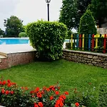 гардънс - Gardens Apartmán *