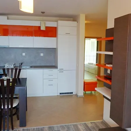 гардънс - Gardens Apartment