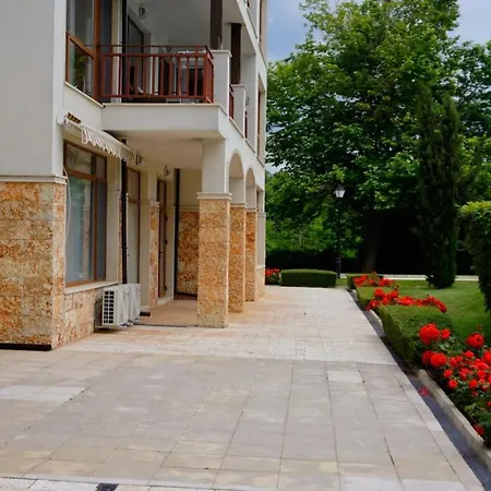 Apartment гардънс - Gardens *