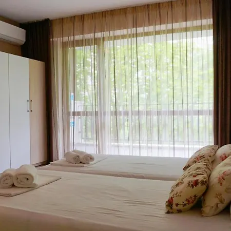 гардънс - Gardens Apartment