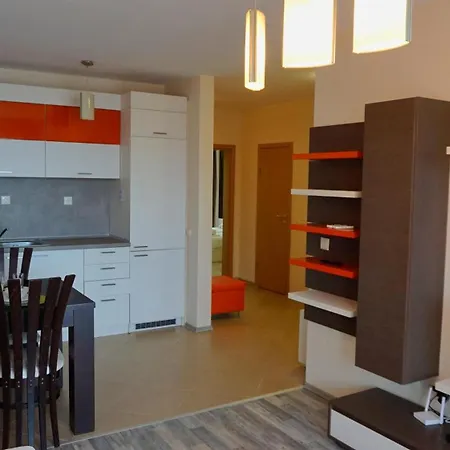 гардънс - Gardens Apartment *