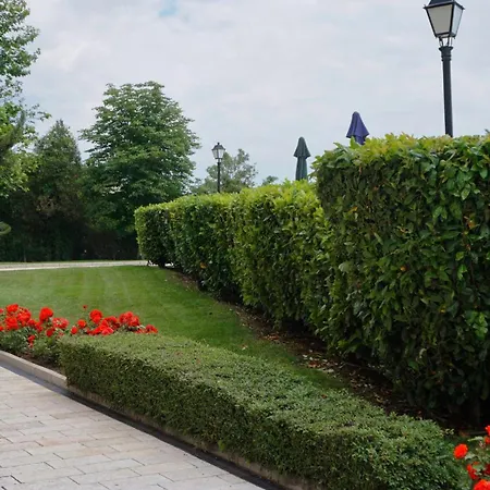 гардънс - Gardens