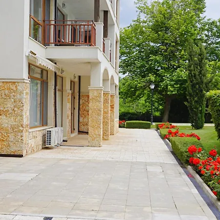 Apartment гардънс - Gardens *
