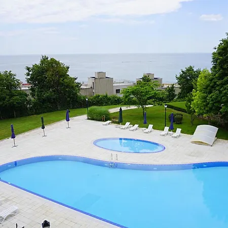 гардънс - Gardens Apartment