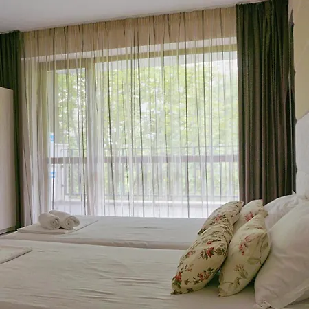 гардънс - Gardens Apartment
