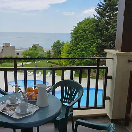 гардънс - Gardens Apartment *