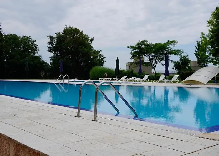 гардънс - Gardens Apartament *