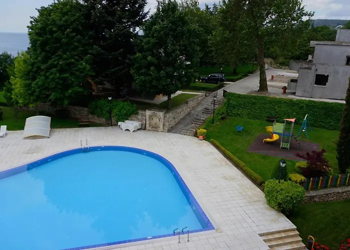 гардънс - Gardens